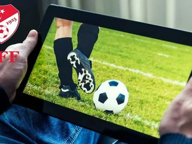 Wie kann man ein Fußball-Live-Spiel auf dem Handy oder Laptop anschauen?
